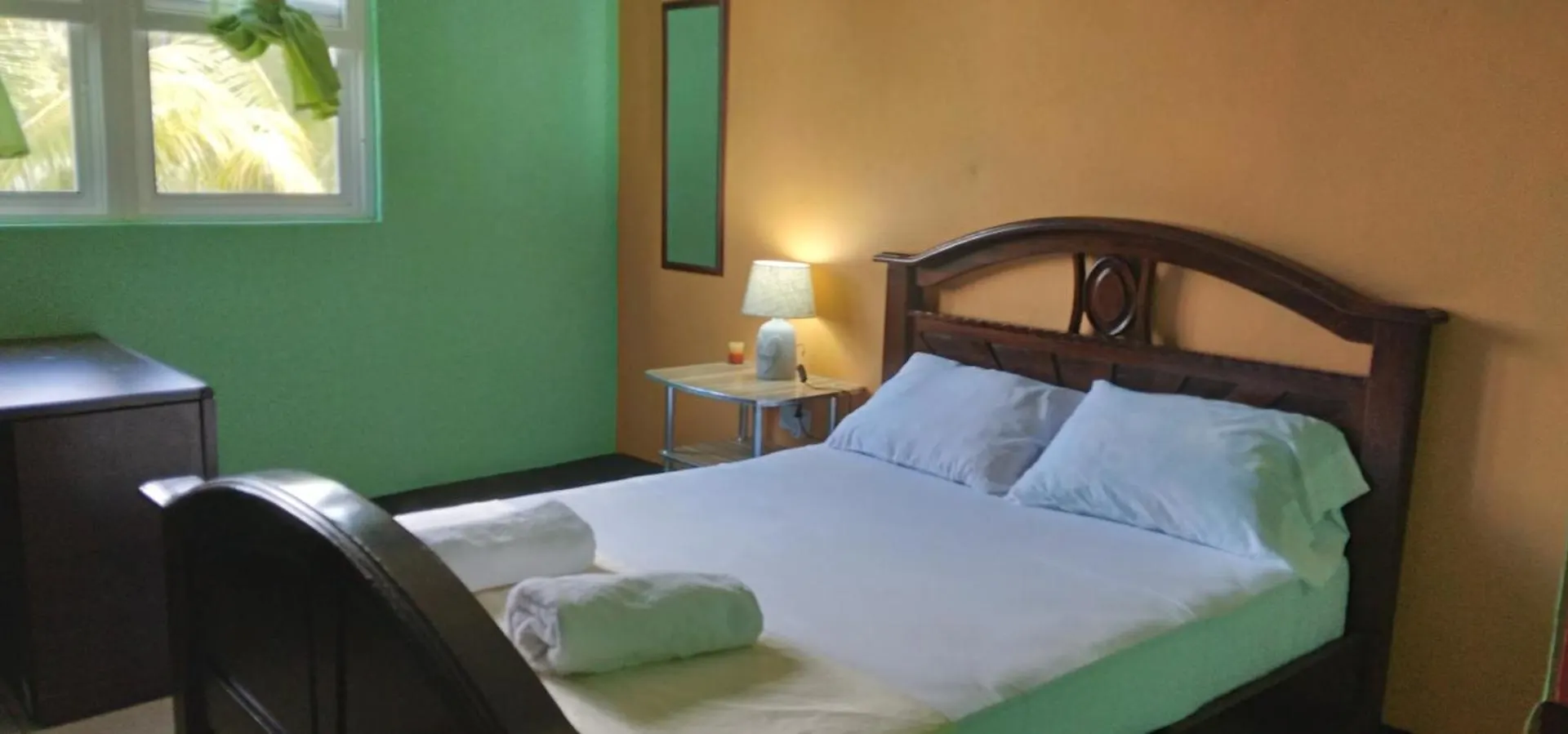 Danglez Bed & Breakfast Bataka Homestay