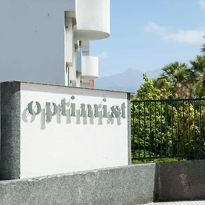 https://optimist-deluxe.in-canary-islands.com
