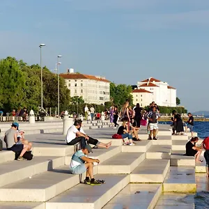 https://apartment-martina-zadar-23000-2.hotelinzadar.com
